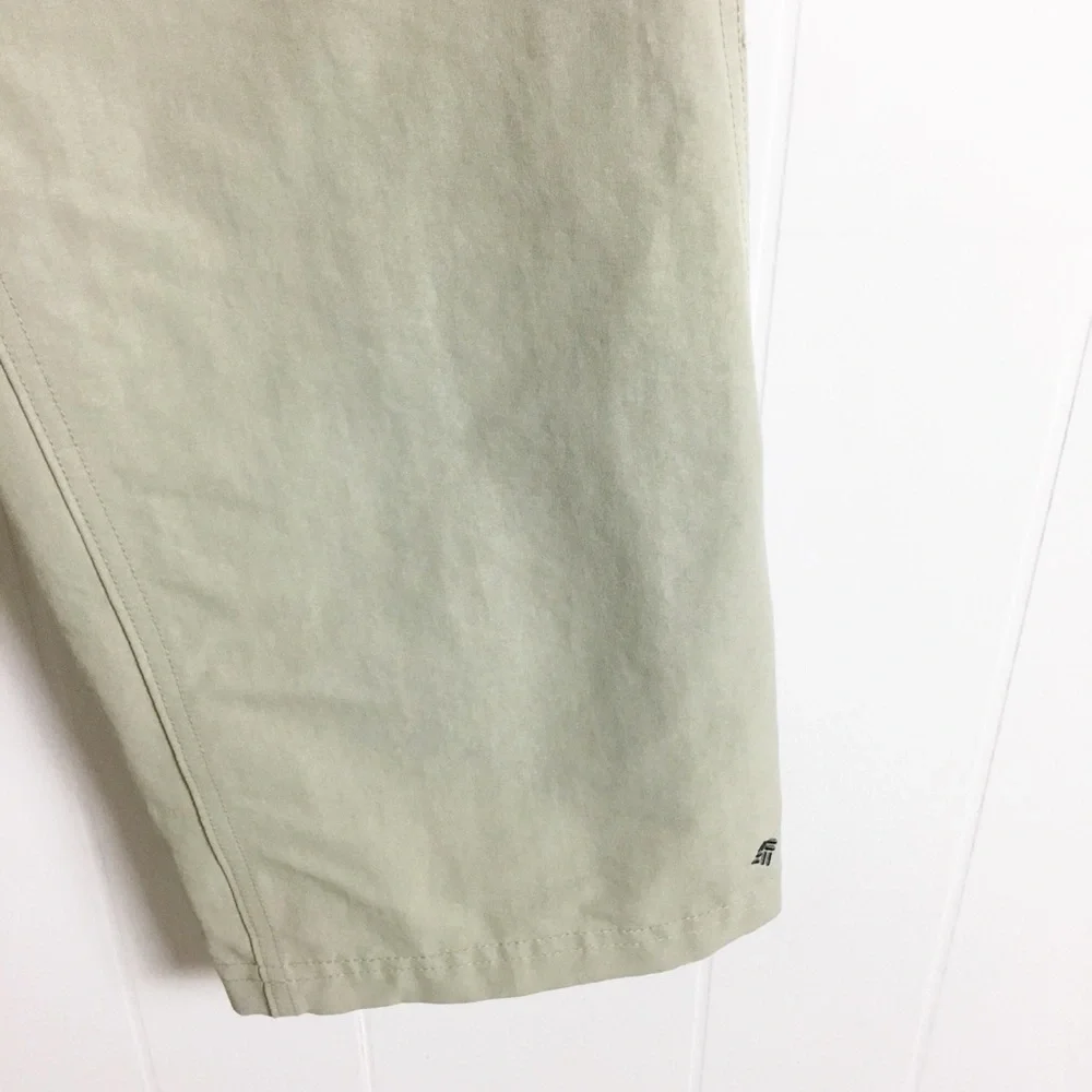 Columbia Men's Beige Omni Shield hiking Pants / Shorts Size 38x32